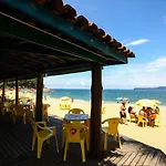 Casa Pé na Areia em Ubatuba - Alto Padrão a 30m da Praia