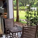 Casa Pé na Areia em Ubatuba - Alto Padrão a 30m da Praia